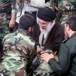 سردار شهید حاج رسول استوار در حضور مقام معظم رهبری در کردستان